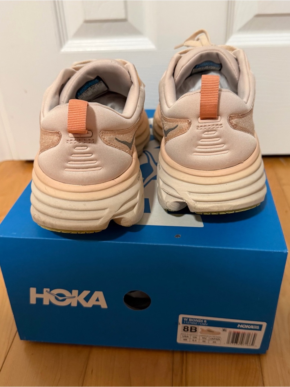 HOKA Bondi 8 Cream/Vanilla Running Sneakers Size 8 - Picture 4 of 7